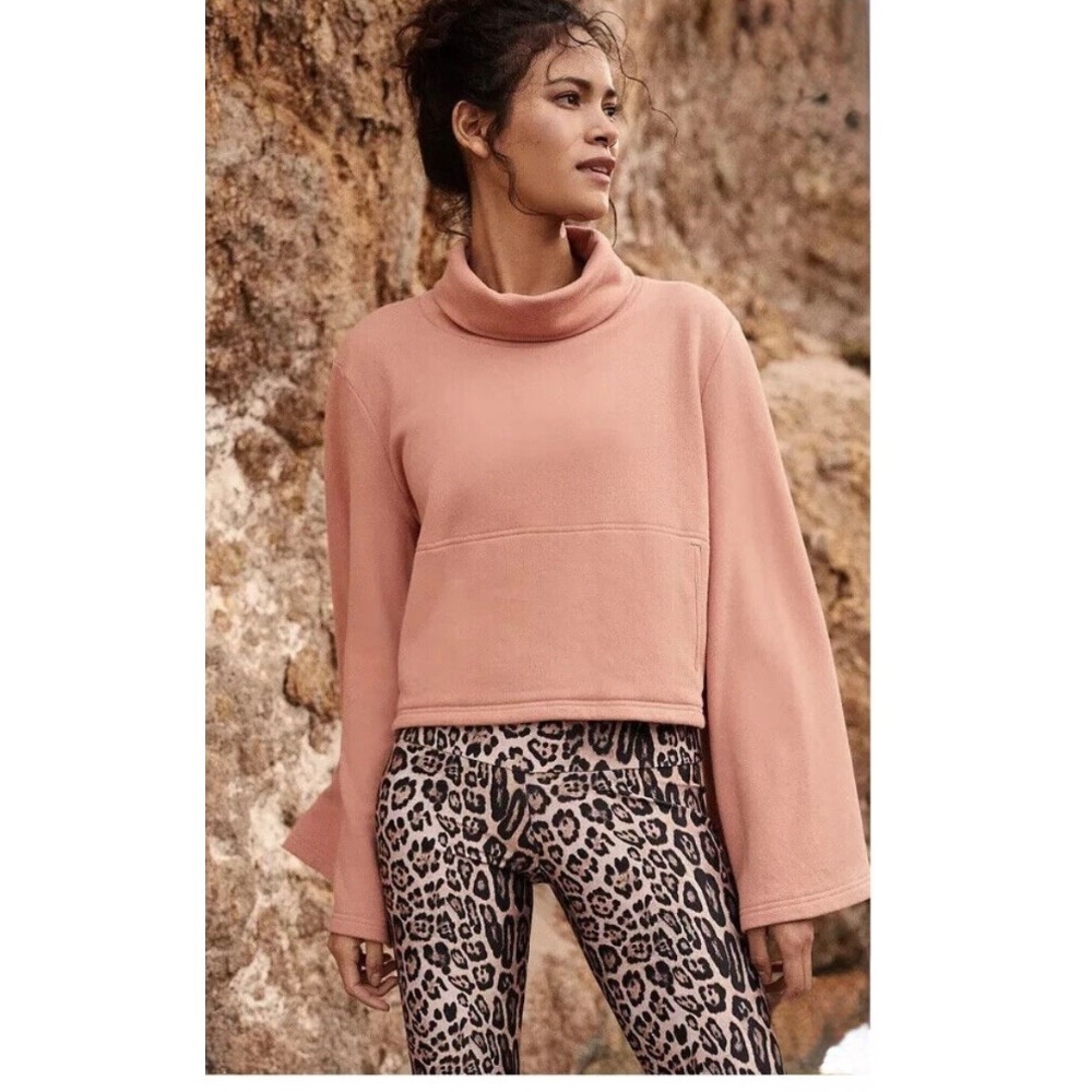 Free People FP Movement
Salvation Turtleneck Flare Slit
Sleeve Sweatshirt XS